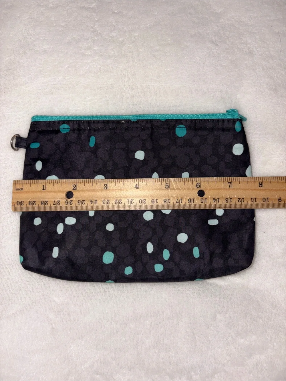 Thirty-One Thermal Zipper Pouch features the 